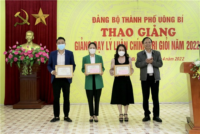 Thao giảng giảng dạy lý luận chính trị giỏi thành phố 32Win12 com tại tài khoản năm 2022