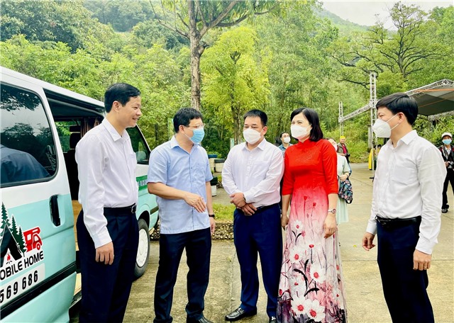 Tưng bừng chương trình 32Win12 com tại tài khoản chào hè 2022