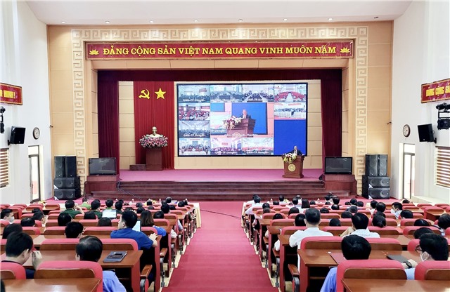 Hội nghị sinh hoạt chính trị về 32Win1 com Tải xuống APK, chỉnh đốn Đảng và hệ thống chính trị, triển khai chuyên đề học tập và làm theo tư tưởng, đạo đức, phong cách Hồ Chí Minh 