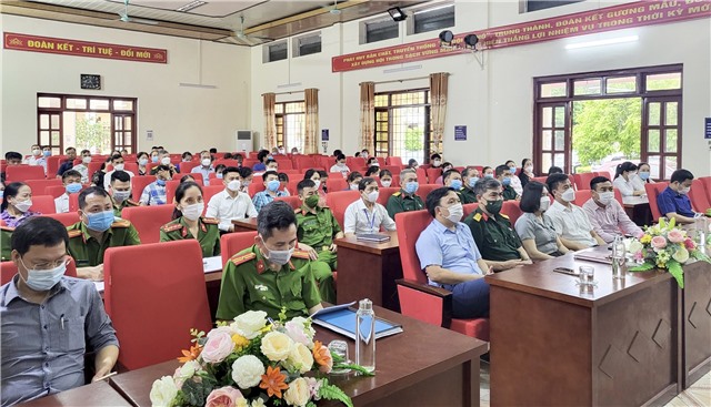 Tuyên truyền, ký cam kết chấp hành pháp luật và quản lý, giáo dục, giúp đỡ người lầm lỗi tại cộng đồng 