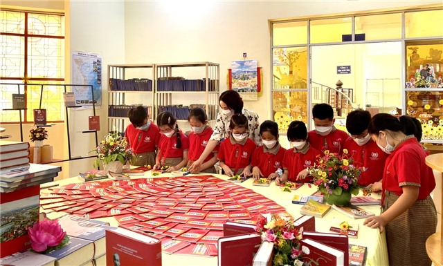 Trưng bày, giới thiệu sách chủ đề: “Không gian văn hoá Hồ Chí Minh”