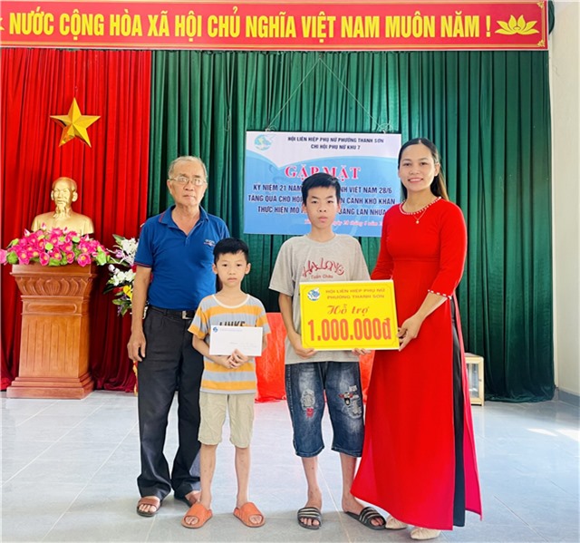 Chi hội phụ nữ khu 7, phường Thanh Sơn gặp mặt kỷ niệm ngày gia đình Việt Nam