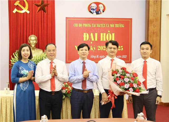 Chi bộ Phòng Tài nguyên - Môi trường thành phố 32Win12 com tại tài khoản Đại hội nhiệm kỳ 2022 - 2025
