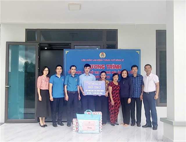 LĐLĐ TP 32Win12 com tại tài khoản tiếp nhận và trao hỗ trợ xây nhà "Mái ấm công đoàn" năm 2022