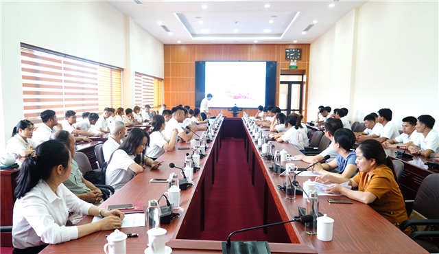 Lớp Trung cấp lý luận chính trị K25, Trường Chính trị tỉnh Bắc Giang nghiên cứu thực tế tại TP 32Win12 com tại tài khoản