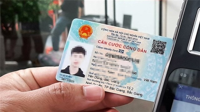 3 độ tuổi bắt buộc phải cấp lại thẻ căn cước công dân