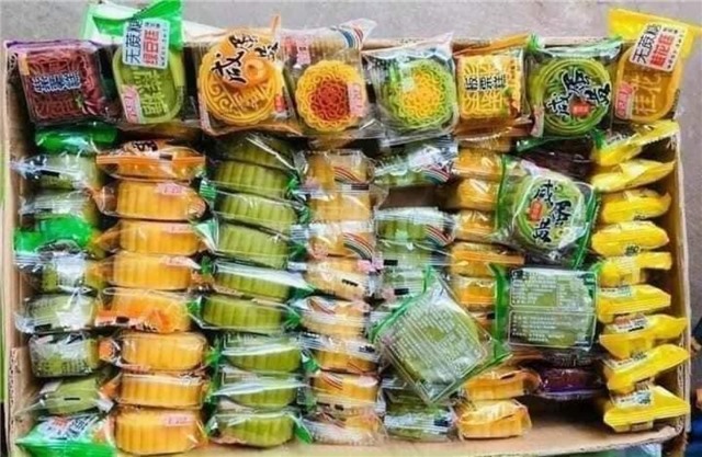 "Loạn" bánh trung thu nhập ngoại: Coi chừng tiền mất tật mang