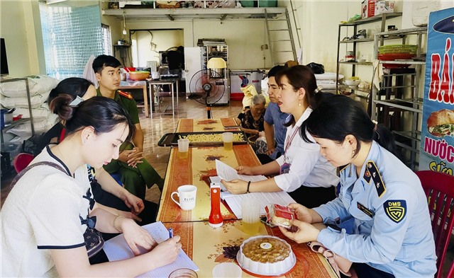 Đội Quản lý thị trường số 6 tăng cường kiểm tra, kiểm soát thị trường Tết Trung thu năm 2022