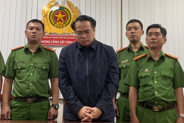 Bắt Cục trưởng Cục Đăng kiểm Việt Nam