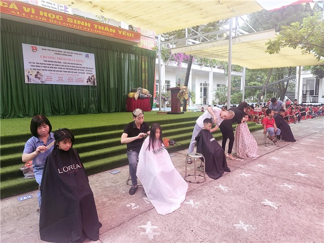 Đoàn phường Phương Đông tổ chức Chương trình cắt tóc tình nguyện 
