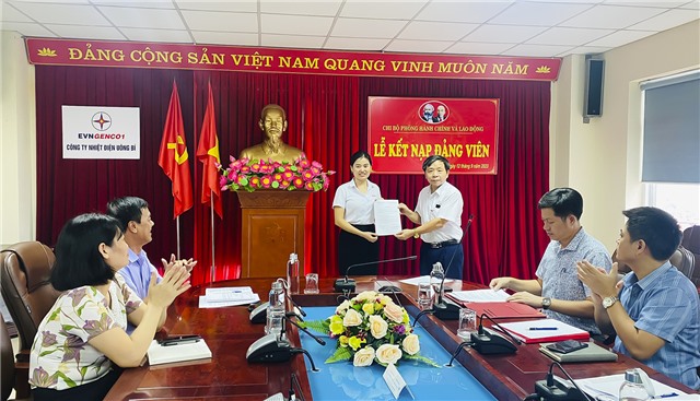 9 tháng đầu năm 2023, 32Win là nhà cái giải trí, cá cược trực tuyến uy tín số 1 Việt Nam Công ty Nhiệt điện 32Win12 com tại tài khoản kết nạp được 11/15 đảng viên mới 