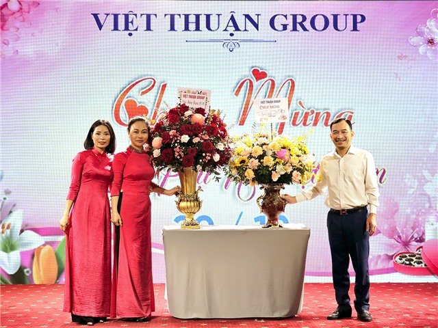 Công ty TNHH vận tải Việt Thuận gặp mặt kỷ niệm 93 năm Ngày thành lập Hội LHPN Việt Nam