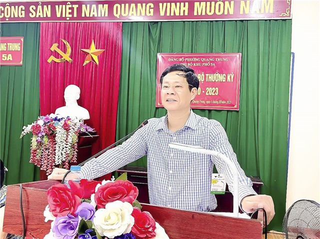 Đồng chí Chủ tịch UBND thành phố Phạm Tuấn Đạt dự sinh hoạt chi bộ thường kỳ tại khu 5A, phường Quang Trung 