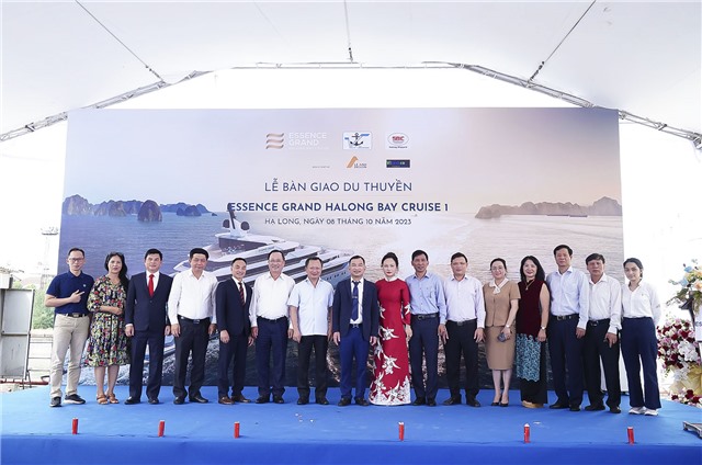 Lễ bàn giao Du thuyền Essence Grand Cruise 01