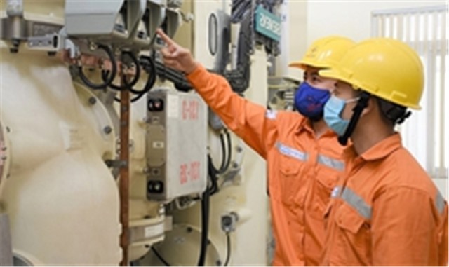 Giá điện chính thức tăng 4,5%, lên mức hơn 2.000 đồng/kWh từ 9/11