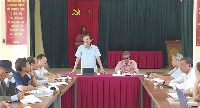Đồng chí Nguyễn Chiến Thắng, Phó Bí thư Thường trực Thành ủy dự sinh hoạt tại Chi bộ khu 10, phường Thanh Sơn 