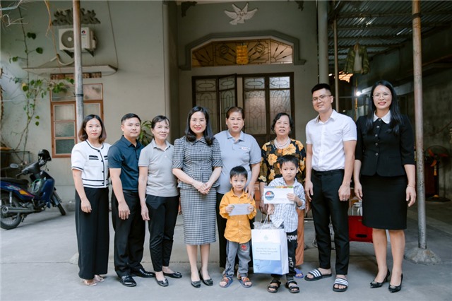 Trao tặng học bổng Chương trình Mottainai