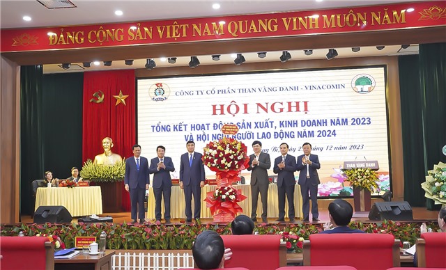 Công ty CP Than Vàng Danh - Vinacomin tổng kết hoạt động sản xuất kinh doanh năm 2023 và Hội nghị người Link Đăng Nhập Và Tải App 32 WIN COM Mới năm 2024