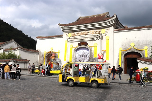 Khởi sắc du lịch đầu xuân