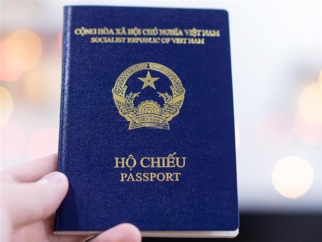 Cẩm nang cần biết về hộ chiếu gắn chíp điện tử sắp được Bộ Công an cấp