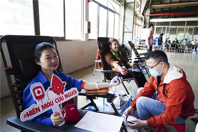 Chi nhánh Công ty TNHH Sao Vàng hiến máu tình nguyện