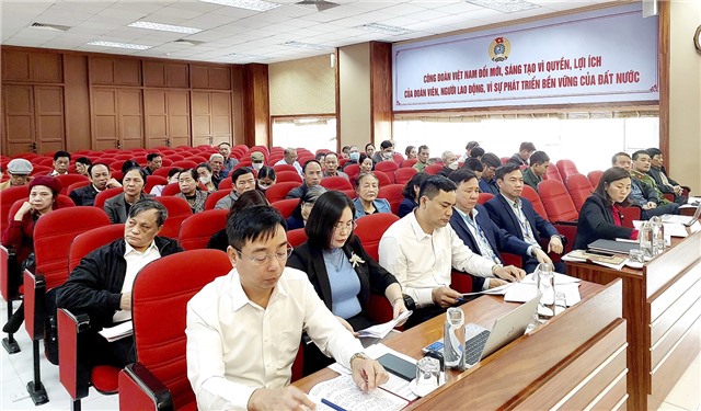 Sinh hoạt chi bộ điểm thường kỳ tại chi bộ khu phố 3, phường Quang Trung
