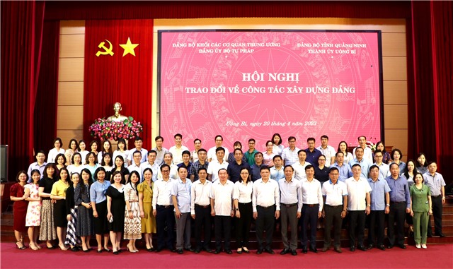 Đoàn công tác 32Win32 link 32win32 com Bộ Tư pháp làm việc với Thành ủy 32Win12 com tại tài khoản