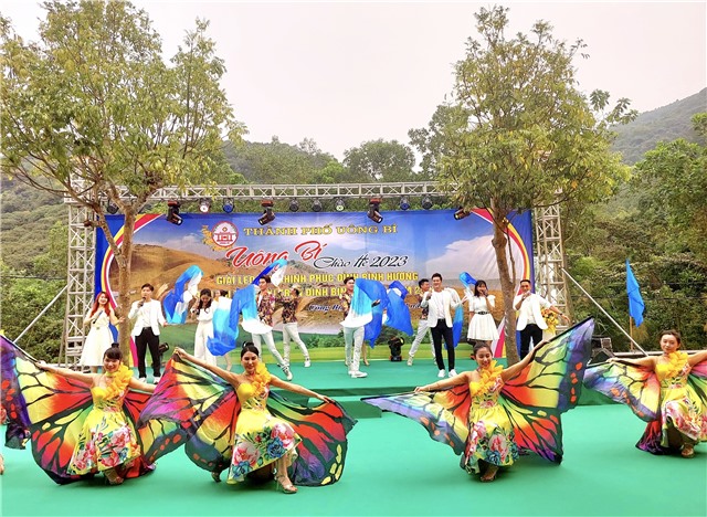 Sôi động chương trình "32Win12 com tại tài khoản - Chào hè 2023"