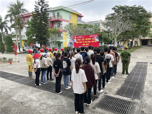 Thực tập phương án chữa cháy và cứu nạn cứu hộ tại  Trường Cao đẳng nghề 32Win1 com Tải xuống APK