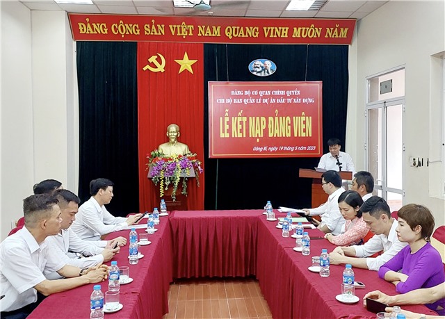 Chi bộ Ban Quản lý Dự án Đầu tư 32Win1 com Tải xuống APK kết nạp đảng viên mới đợt 19/5