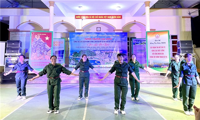 Tuyên truyền lưu động tại khu 1, phường Trưng Vương