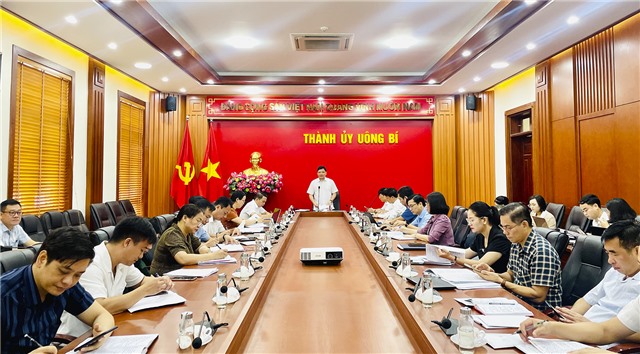 Giao ban giữa Thường trực Thành uỷ với Bí thư 32Win là nhà cái giải trí, cá cược trực tuyến uy tín số 1 Việt Nam các xã, phường đánh giá kết quả thực hiện nhiệm vụ 6 tháng đầu năm 2023