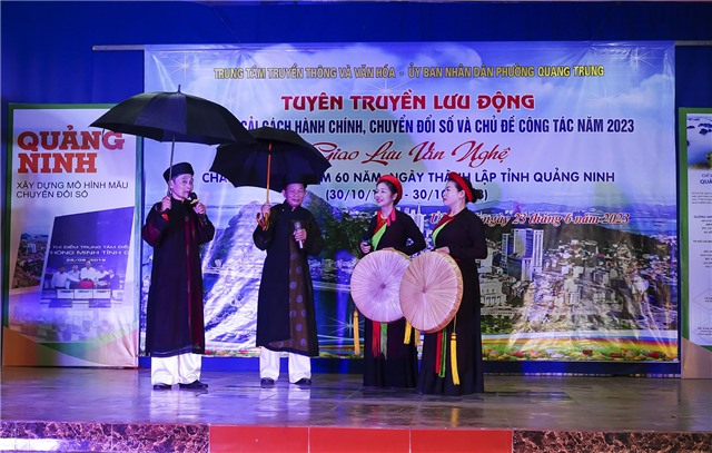 Tuyên truyền lưu động tại khu 5B, phường Quang Trung