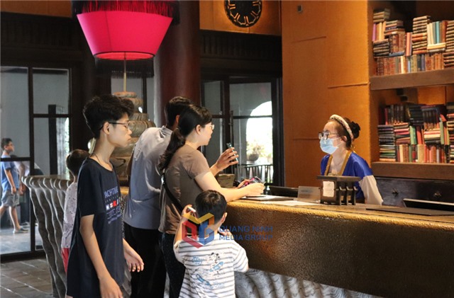 Sôi động du lịch đầu hè