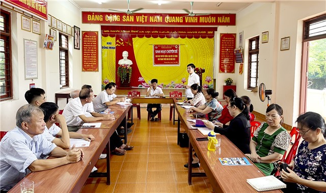 Phó Chủ tịch UBND thành phố Nguyễn Đức Hòa dự sinh hoạt chi bộ tại khu Đồng Minh, phường Phương Đông