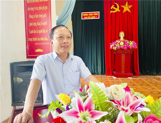 Phó Bí thư Thường trực Thành ủy Nguyễn Chiến Thắng dự sinh hoạt chi bộ khu Đền Công 1, phường Trưng Vương