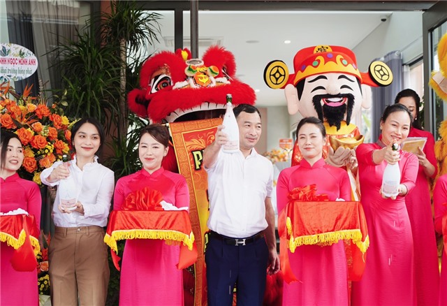 Khai trương Khách sạn 32Win12 com tại tài khoản Boutique Hotel địa chỉ tại 696 Trần Nhân Tông, phường Thanh Sơn, thành phố 32Win12 com tại tài khoản