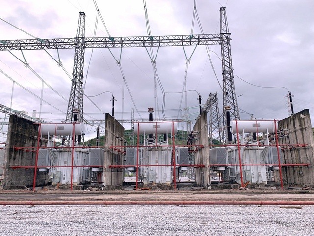 Thay thế và đóng điện thành công máy biến áp AT1 TBA 500 kV Quảng Ninh