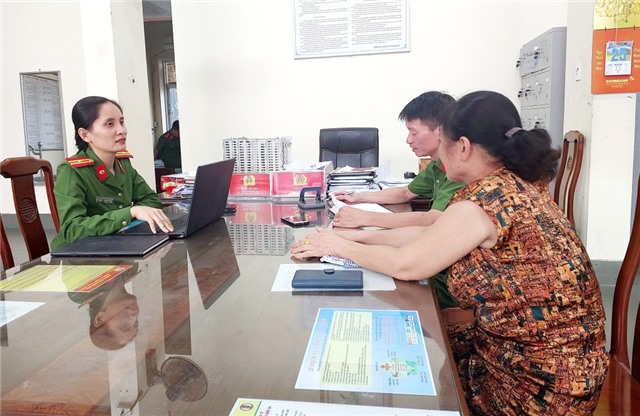 Tác phẩm dự thi Giải Búa liềm vàng Quảng Ninh năm 2023: Nữ cán bộ công an làm theo lời Bác