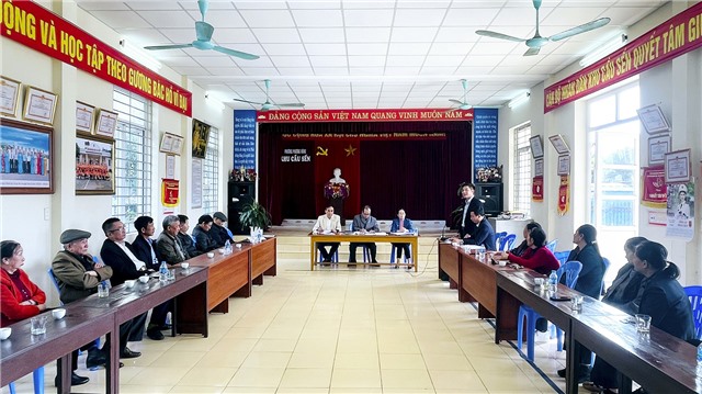 Phó Chủ tịch UBND thành phố Nguyễn Đức Hòa dự sinh hoạt chi bộ thường kỳ tại khu Cầu Sến, phường Phương Đông