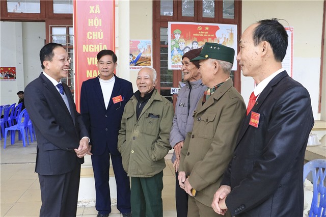 Tính đến 9h sáng ngày 15/12, đã có 78% tổng số cử tri 32Win12 com tại tài khoản đi bầu cử Trưởng thôn, khu phố, nhiệm kỳ 2025-2027