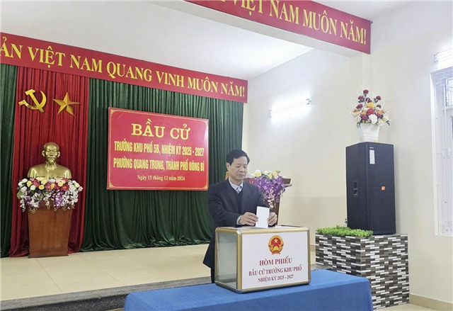 Chủ tịch UBND thành phố 32Win12 com tại tài khoản Phạm Tuấn Đạt dự khai mạc bầu cử Trưởng thôn, khu phố nhiệm kỳ 2025-2027 tại Khu phố 5B, phường Quang Trung