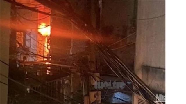 Cháy nhà trong đêm làm 4 người thiệt mạng