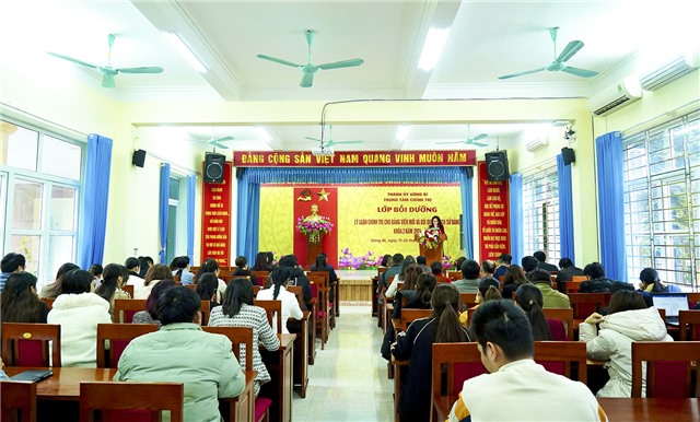 Khai giảng lớp Bồi dưỡng lý luận chính trị cho Đảng viên mới và lớp Bồi dưỡng lịch sử Đảng khoá II năm 2024