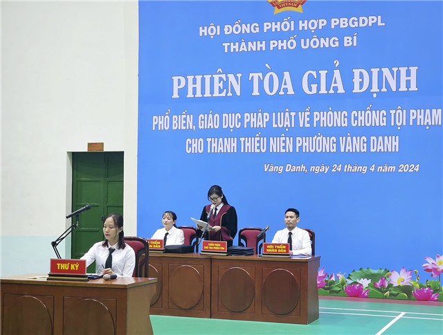 Phiên tòa giả định phổ biến, giáo dục pháp luật về phòng chống tội phạm cho thanh thiếu niên phường Vàng Danh
