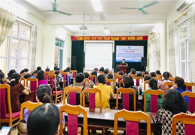 Tập huấn chuyên đề công tác gia đình và kiến thức pháp luật về vệ sinh an toàn thực phẩm trong kinh doanh gắn với chuyển đổi số năm 2024