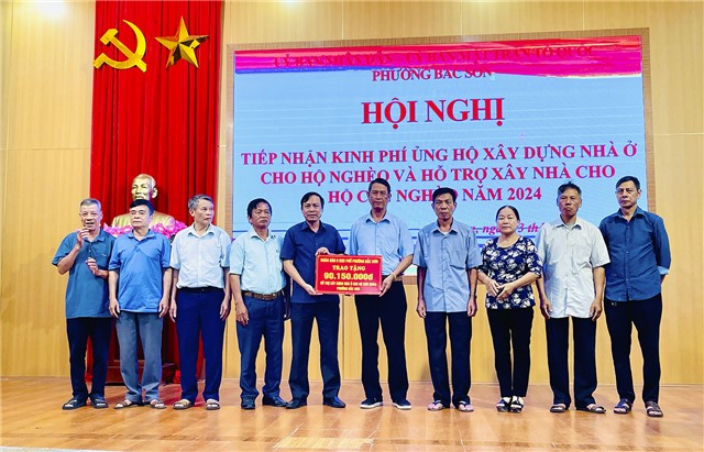 Phường Bắc Sơn tiếp nhận kinh phí ủng hộ 32Win1 com Tải xuống APK nhà ở cho hộ nghèo, hộ cận nghèo năm 2024