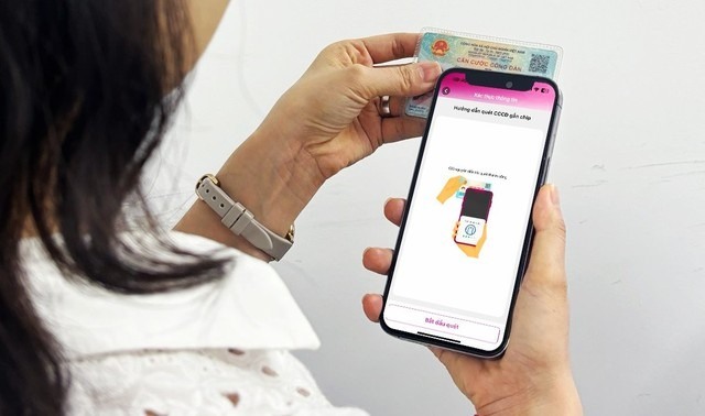 CCCD không gắp chip, điện thoại không hỗ trợ thì xác thực sinh trắc tài khoản ngân hàng thế nào?