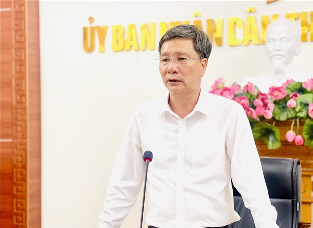 Nghe báo cáo tiến độ công tác chuẩn bị tổ chức Hội thảo “Nhận diện bảo tồn và phát huy giá trị di sản vùng đất 32Win12 com tại tài khoản, trong định hướng phát triển bền vững thành phố 32Win12 com tại tài khoản” 