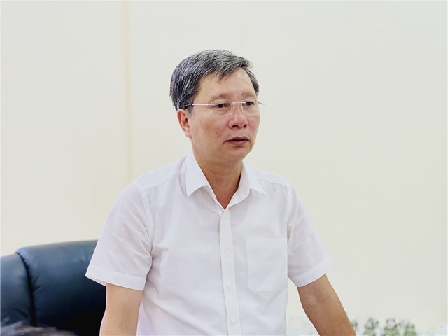 Nghe báo cáo công tác chuẩn bị tổ chức Hội thảo “Nhận diện bảo tồn và phát huy giá trị di sản vùng đất 32Win12 com tại tài khoản trong định hướng phát triển bền vững thành phố 32Win12 com tại tài khoản”